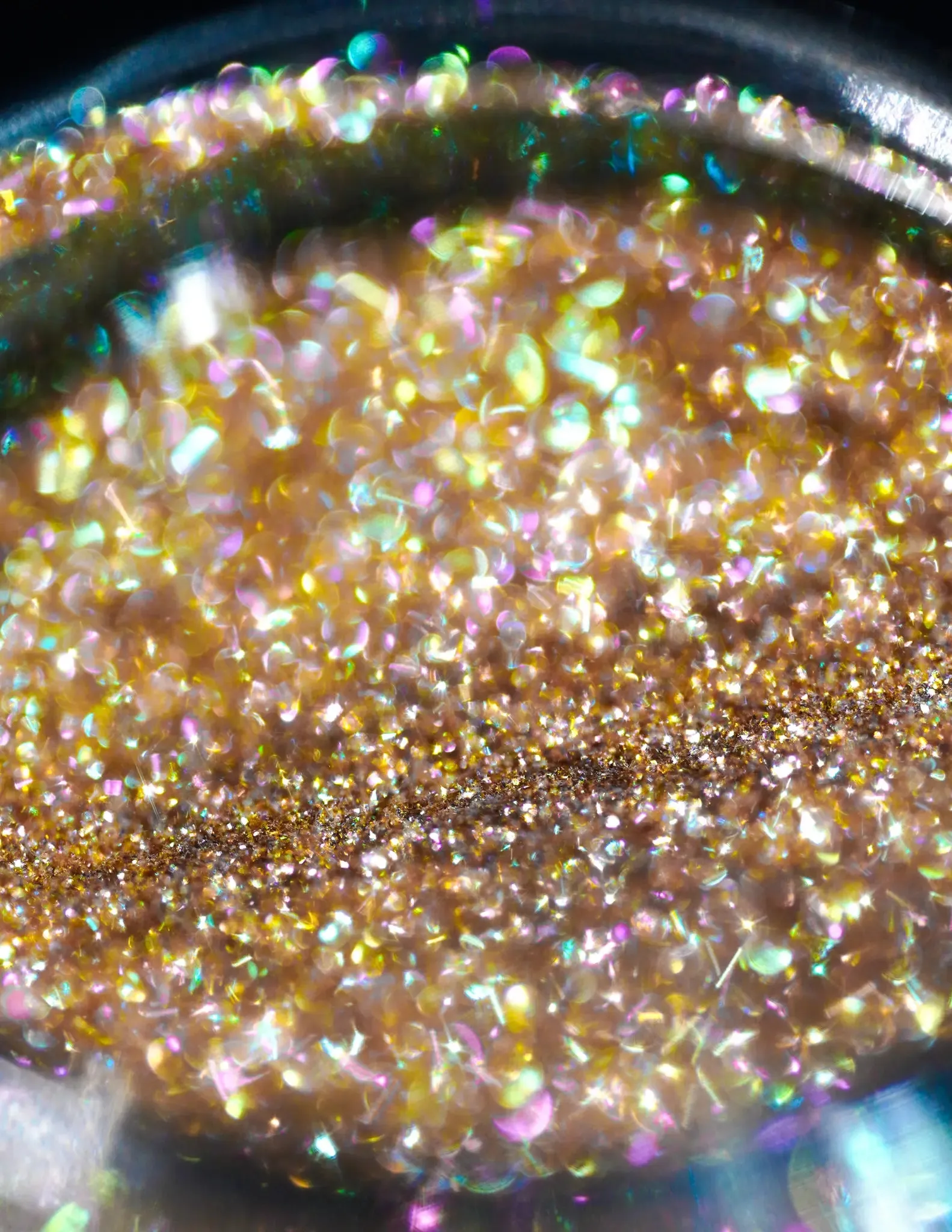 #02 Golden Eyeshadow Glitter
