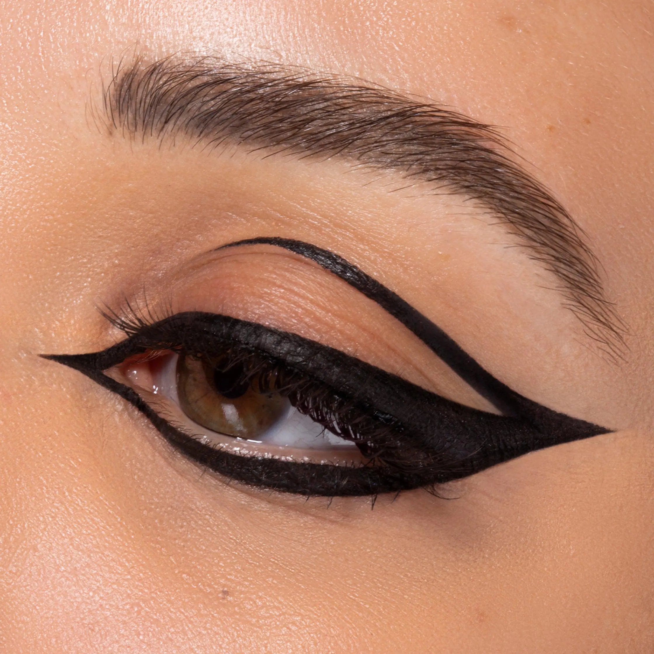Venus Pigmented Liquid Eyeliner